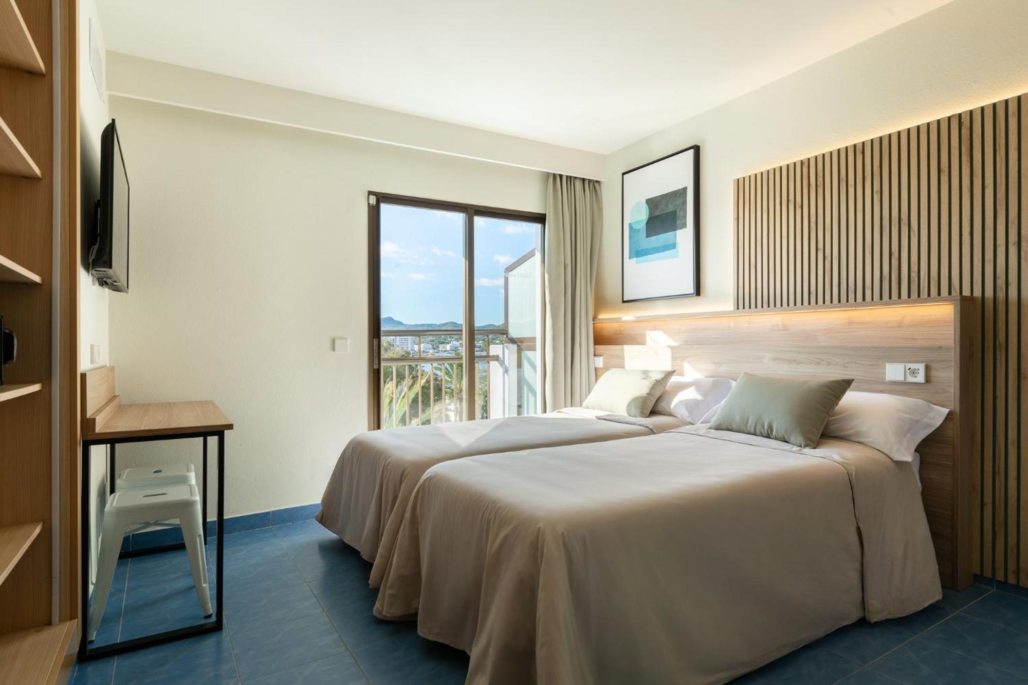 The Blue Apartments - Adults Only Sant Antoni de Portmany Exterior foto