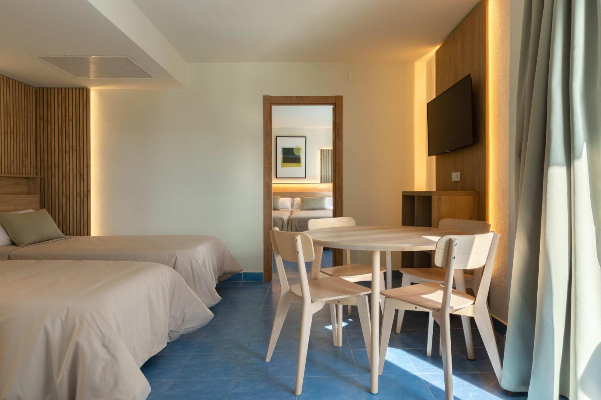 The Blue Apartments - Adults Only Sant Antoni de Portmany Exterior foto